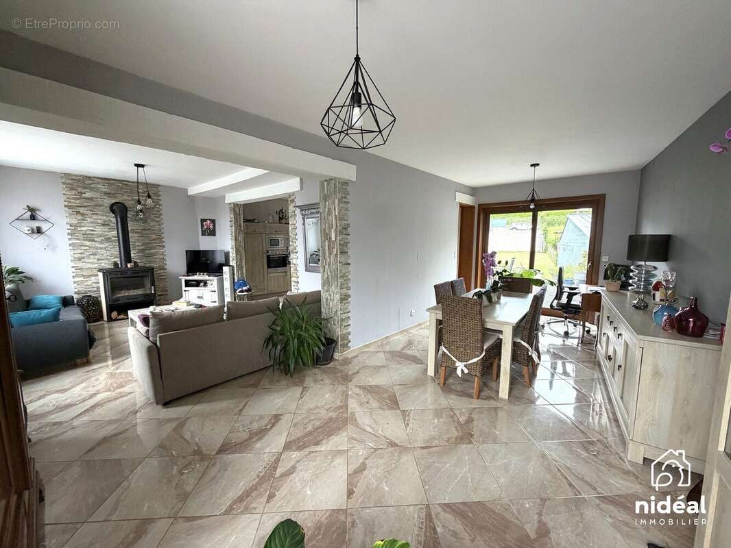Maison à BAVAY