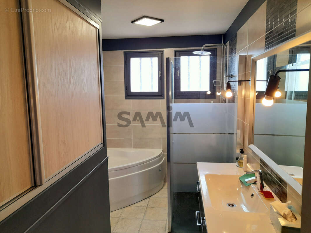 Maison à RIBAUTE-LES-TAVERNES