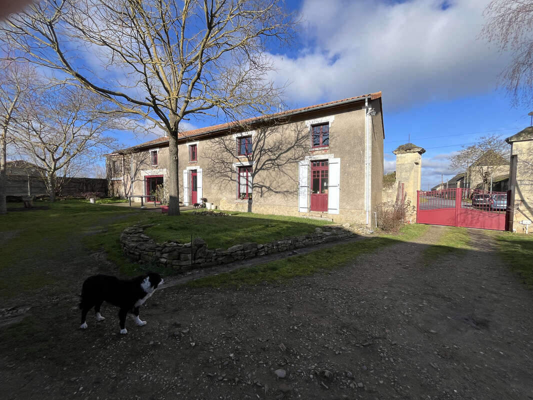 Maison à BRION-PRES-THOUET