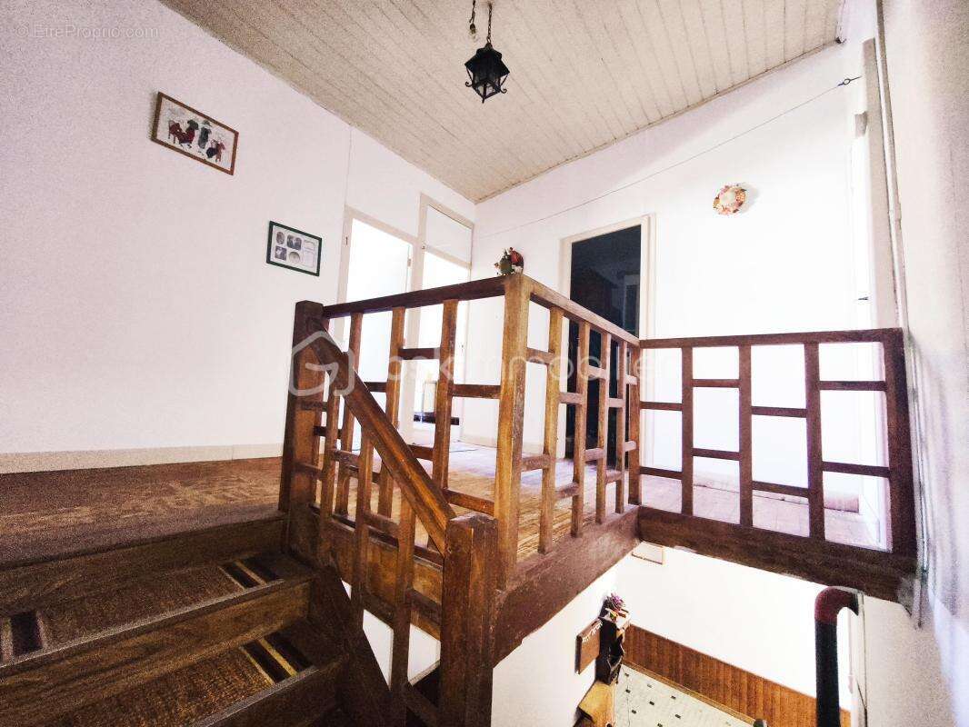 Maison à VIC-FEZENSAC