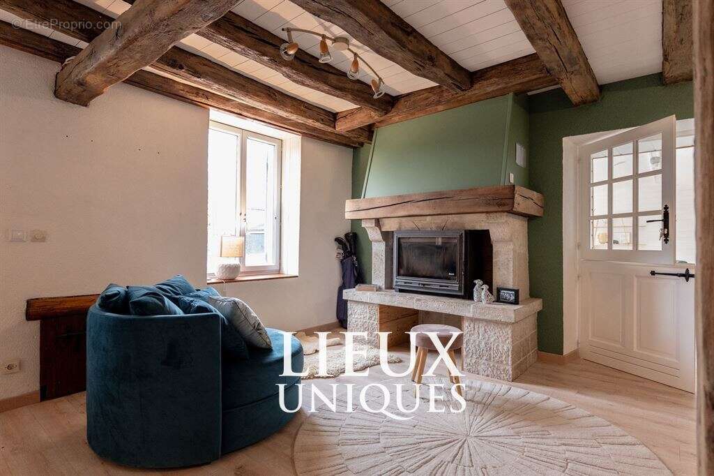 Maison à LA CHAPELLE-SAINT-MARTIN-EN-PLAINE