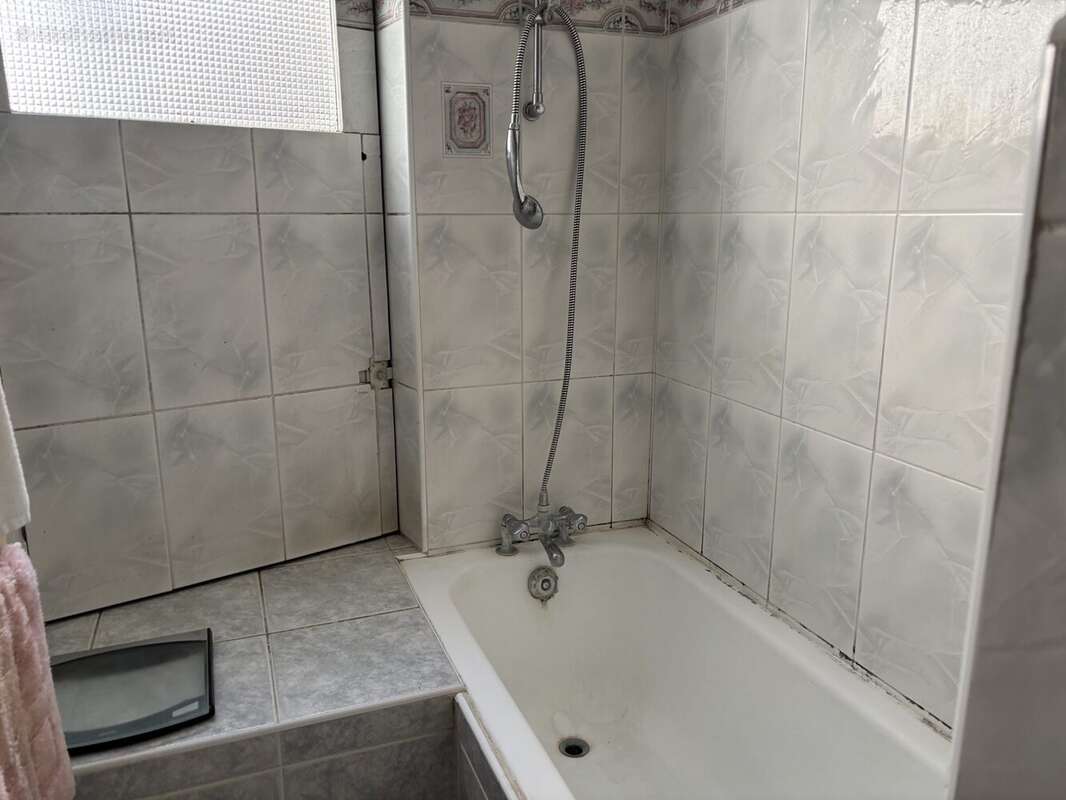 Maison à SAINT-DONAT-SUR-L'HERBASSE