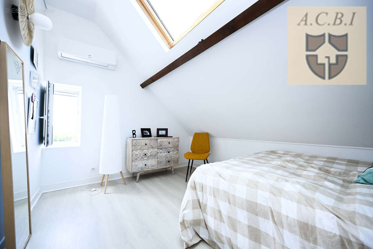 Très belle propriété dans un cadre exceptionnel avec piscine, vue panoramique et bord de Loir - photo 15