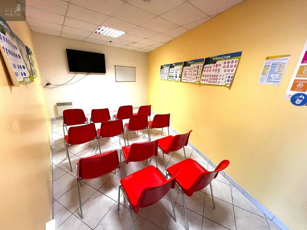 Commerce à LAGUIOLE