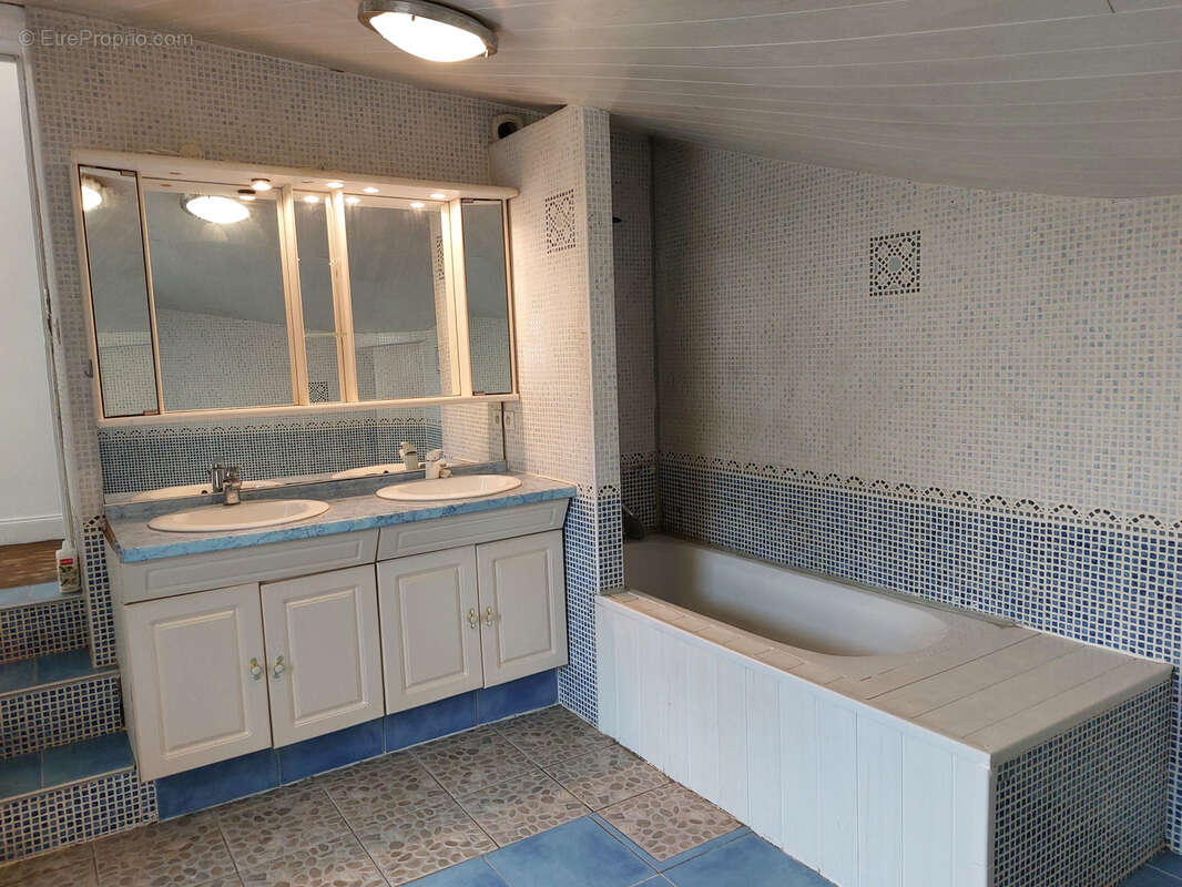 Maison à SAINT-VARENT