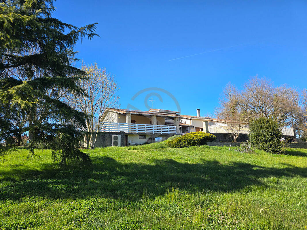 Maison à MONTSEVEROUX