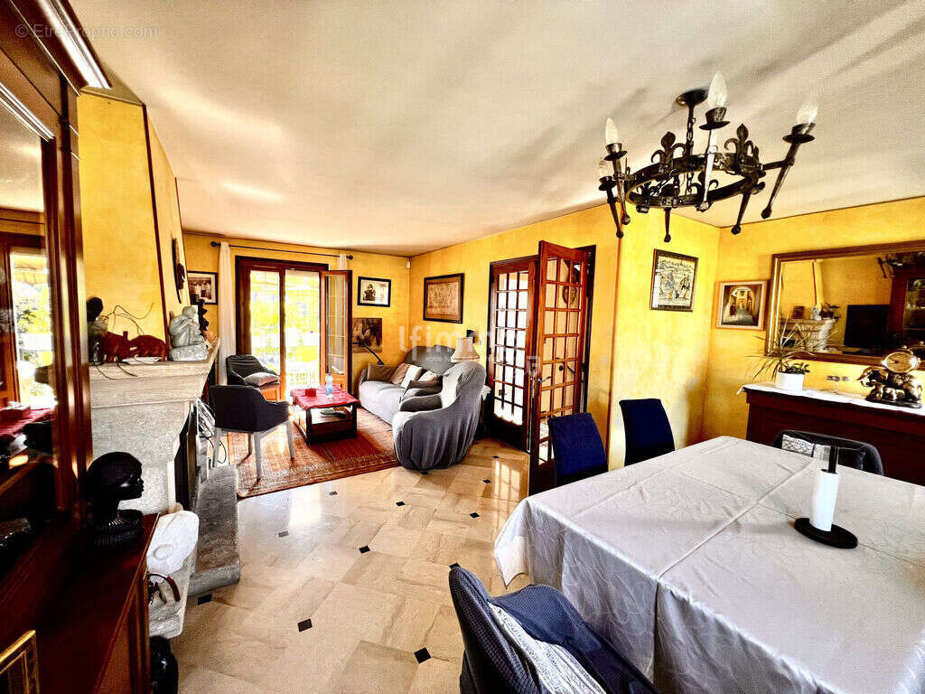 Maison à LE MEE-SUR-SEINE