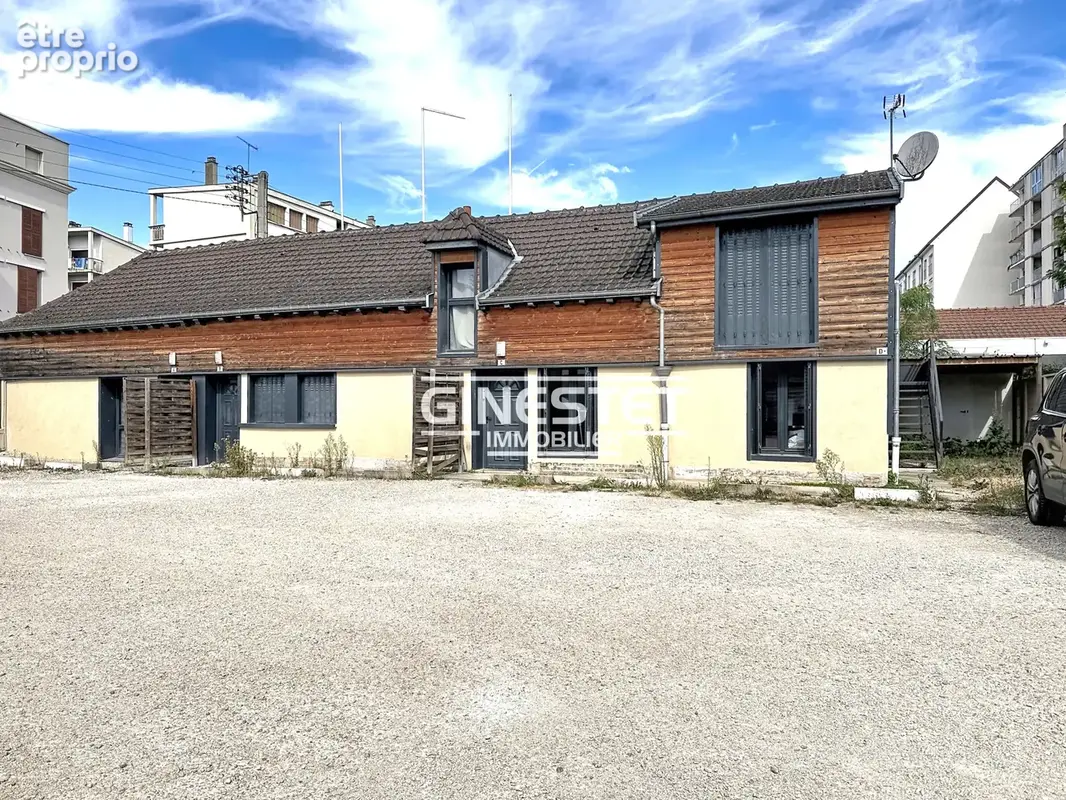 TROYES Immeuble monopropriété 8 appts + parkings - photo 3