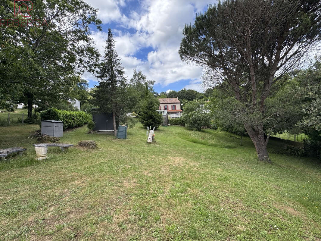 Maison à BOUT-DU-PONT-DE-LARN