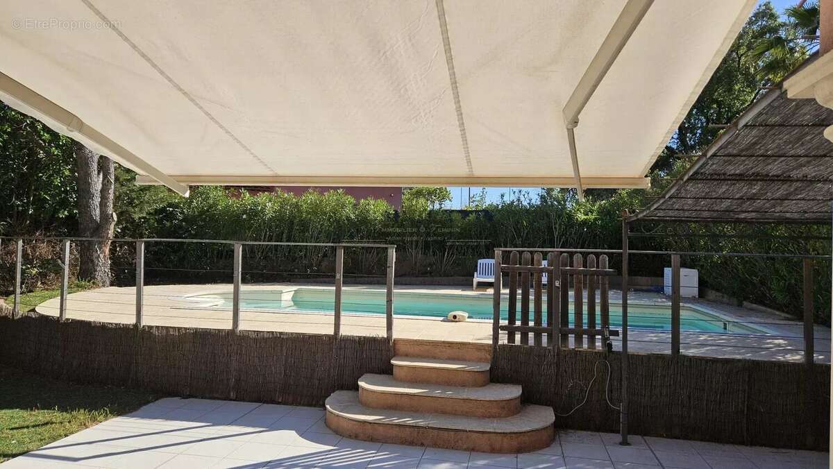 Maison à FREJUS