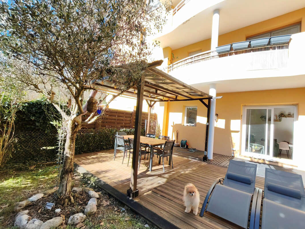 Appartement à PEILLE