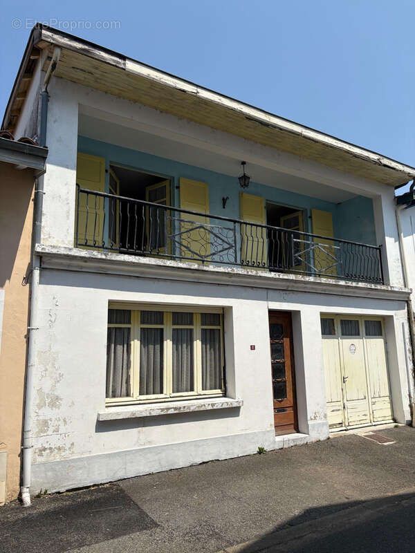 Maison de village avec jardin  garage et dépendance - photo 3