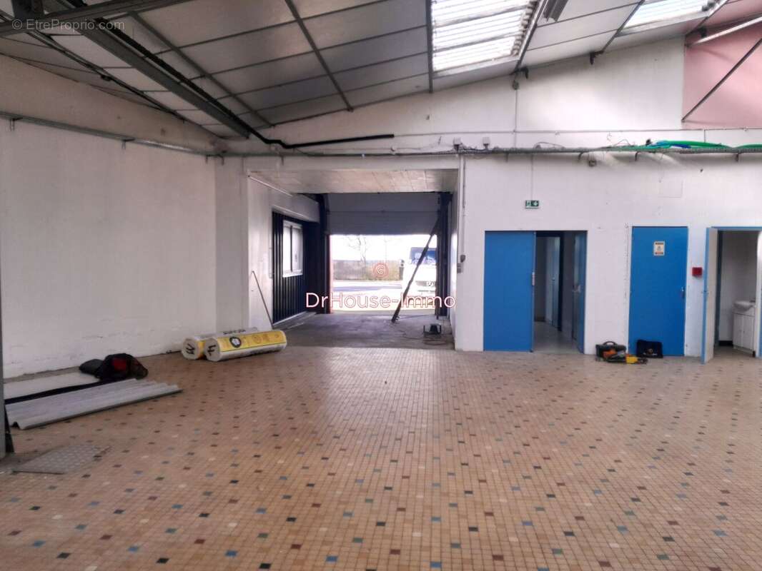 Commerce à SAINT-FLORENT-LE-VIEIL