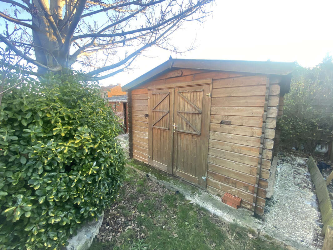 Maison à COURRIERES