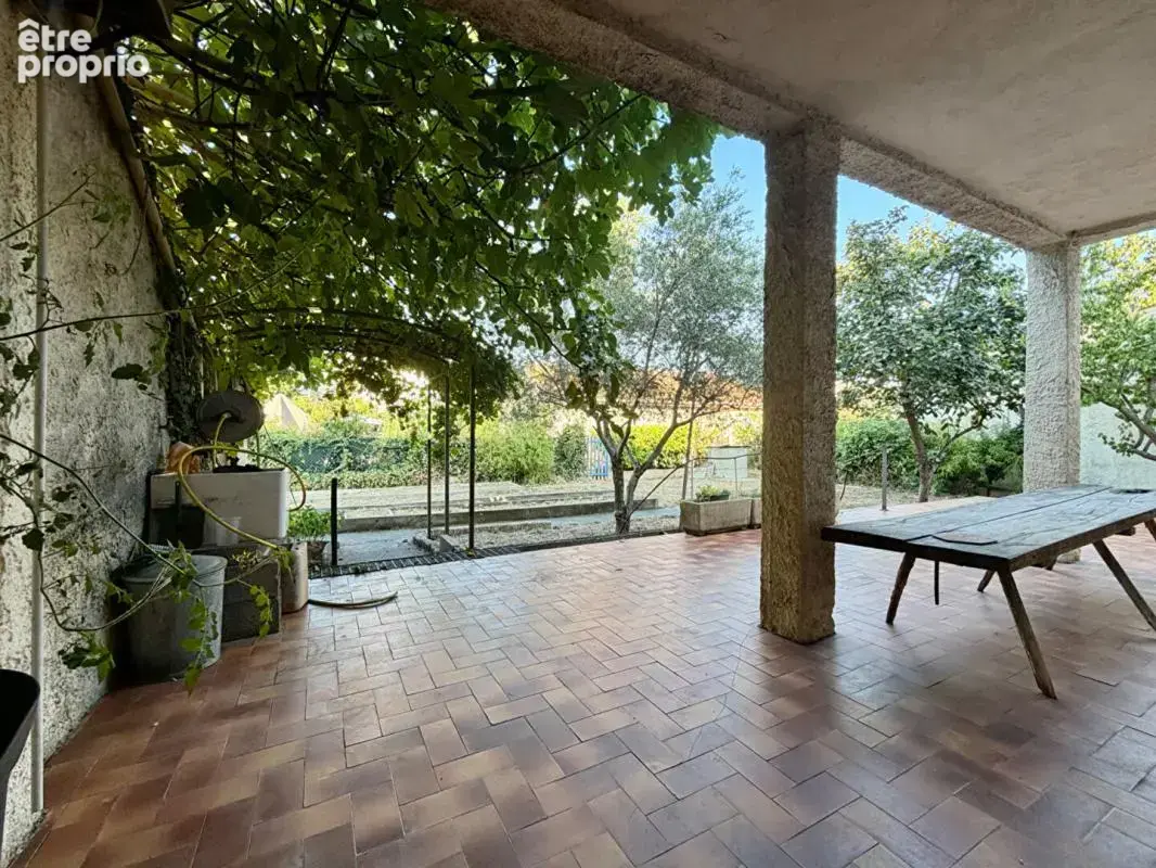 SAINT-VICTORET  Villa indépendante de 137 m² avec 91 m² de dépendances et fort potentiel - photo 7