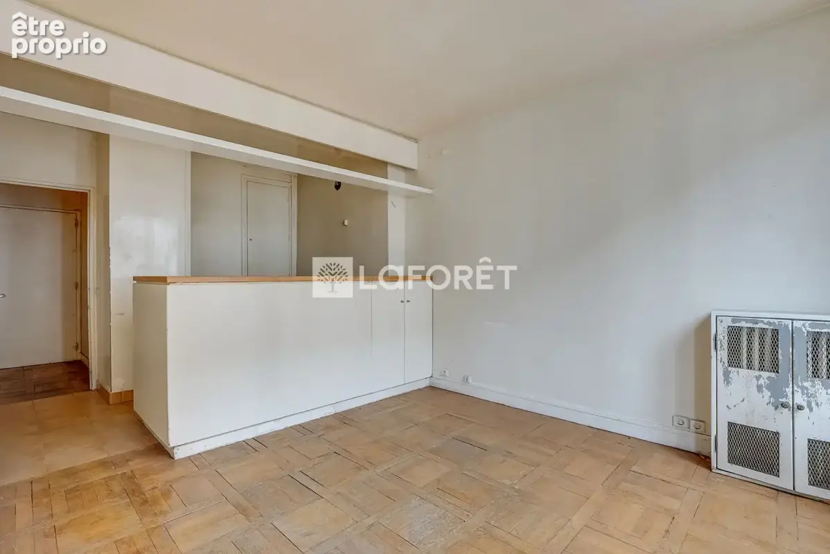Paris 15e - George Brassens  Appartement de 75 m² au fort potentiel, esprit loft industriel - photo 3