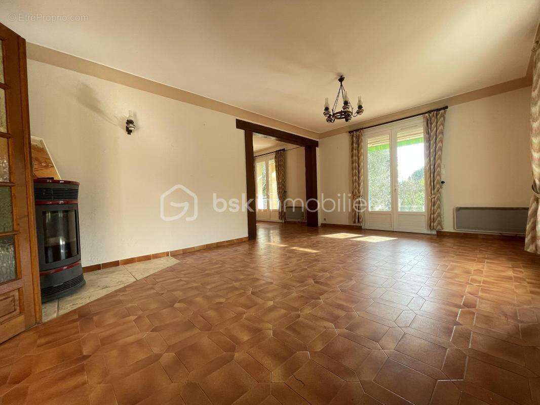 Maison à BAGNOLS-SUR-CEZE