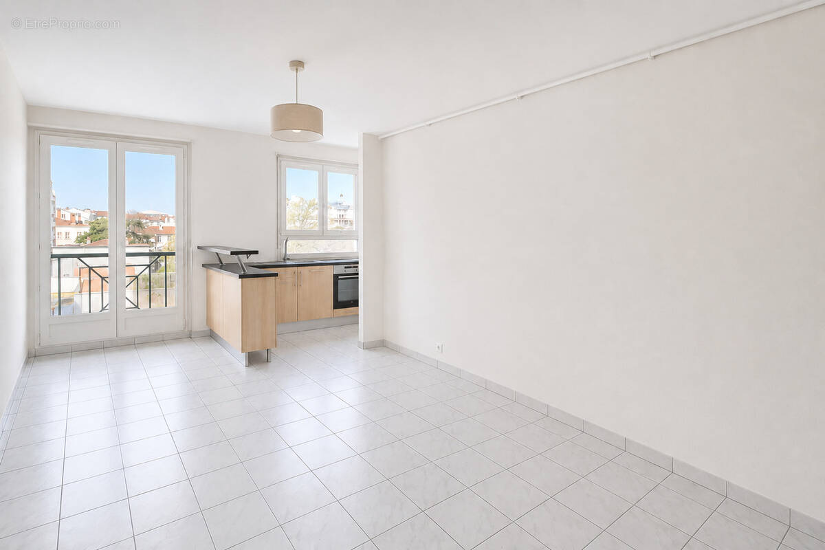 Appartement à LYON-8E