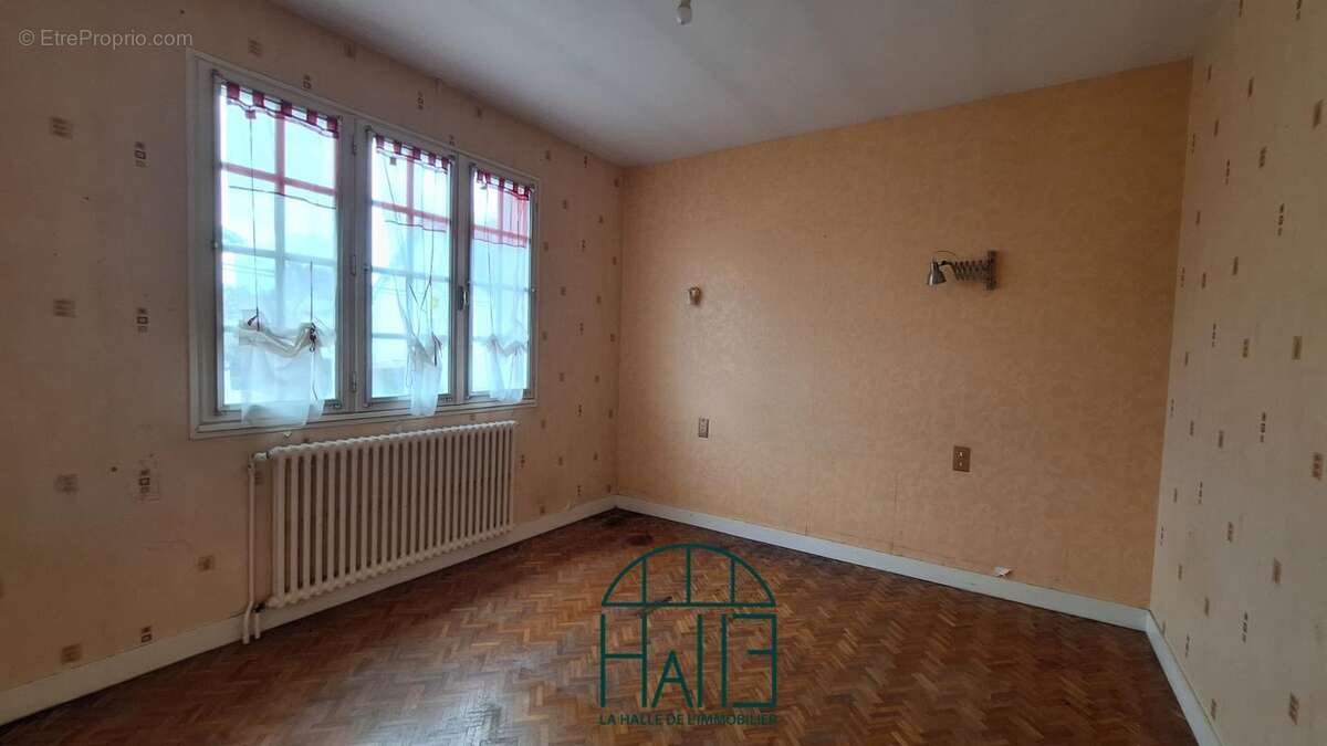 Maison à SAINT-JUNIEN