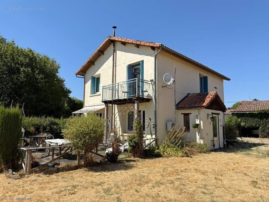 Maison à VILLEFAGNAN