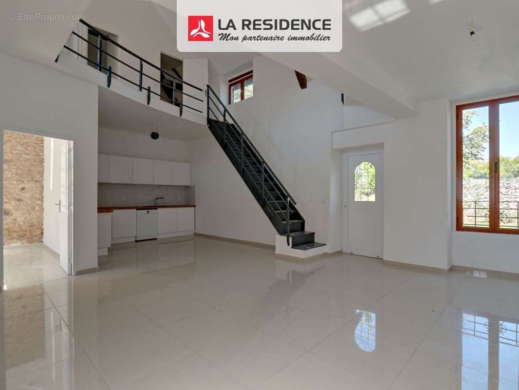 Maison 146 m² à La Queue-Les-Yvelines  - photo 8