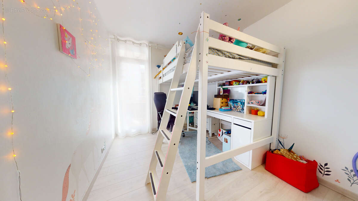 Appartement à HOUILLES