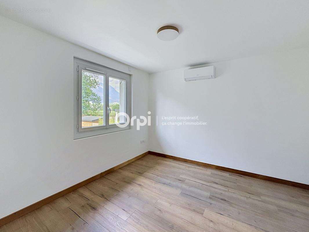 Appartement à GRIGNON