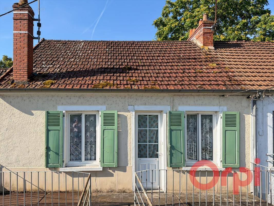 Maison à SAINT-AMAND-MONTROND