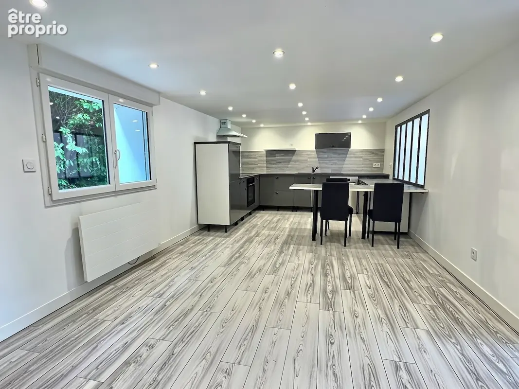 À Villeneuve-sur-Lot, découvrez cette maison d'environ 115 m², idéalement située à proximité des commodités, du collège Anatole  - photo 3