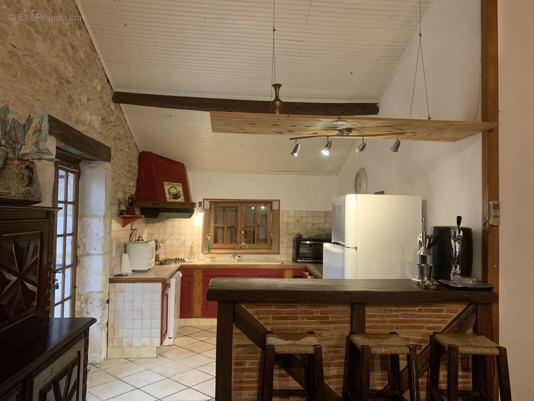 Ensemble en pierre de 3 logements et 2 piscines - photo 10