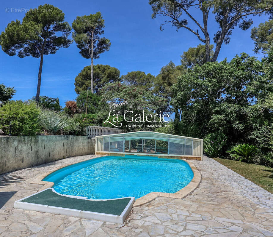 Maison 250 m² à Le Pradet  - photo 2