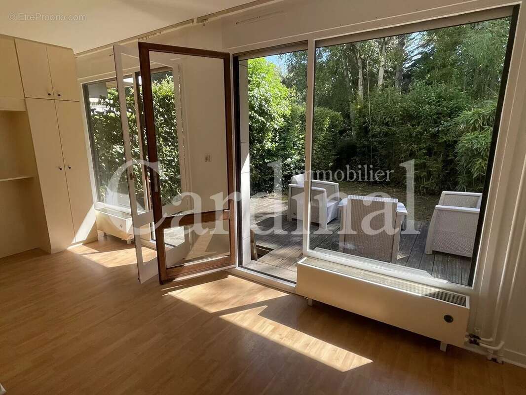 Appartement à NOISY-LE-ROI