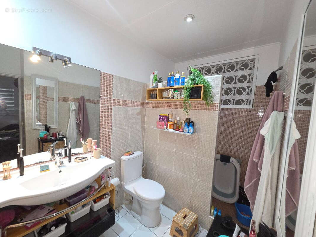 Maison à REMIRE-MONTJOLY