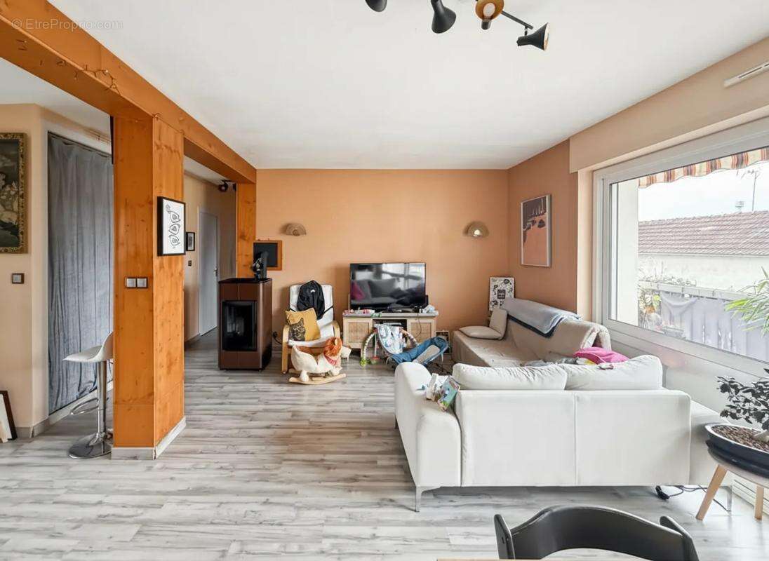 Appartement à YZEURE
