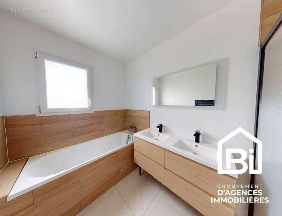 Maison à OUISTREHAM