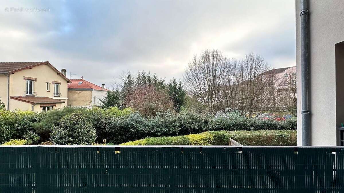 F4 avec terrassse (78 m² Carrez) à NEUILLY SUR MARNE - photo 8
