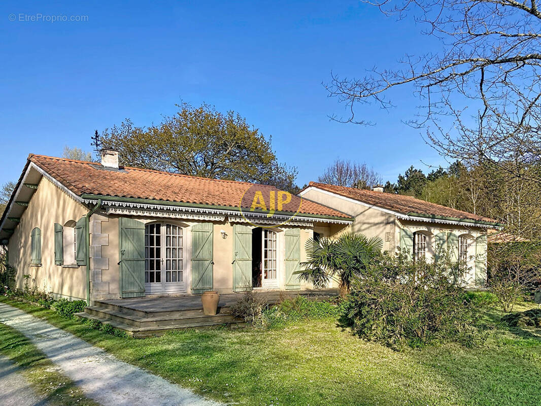 Maison à GRAYAN-ET-L'HOPITAL