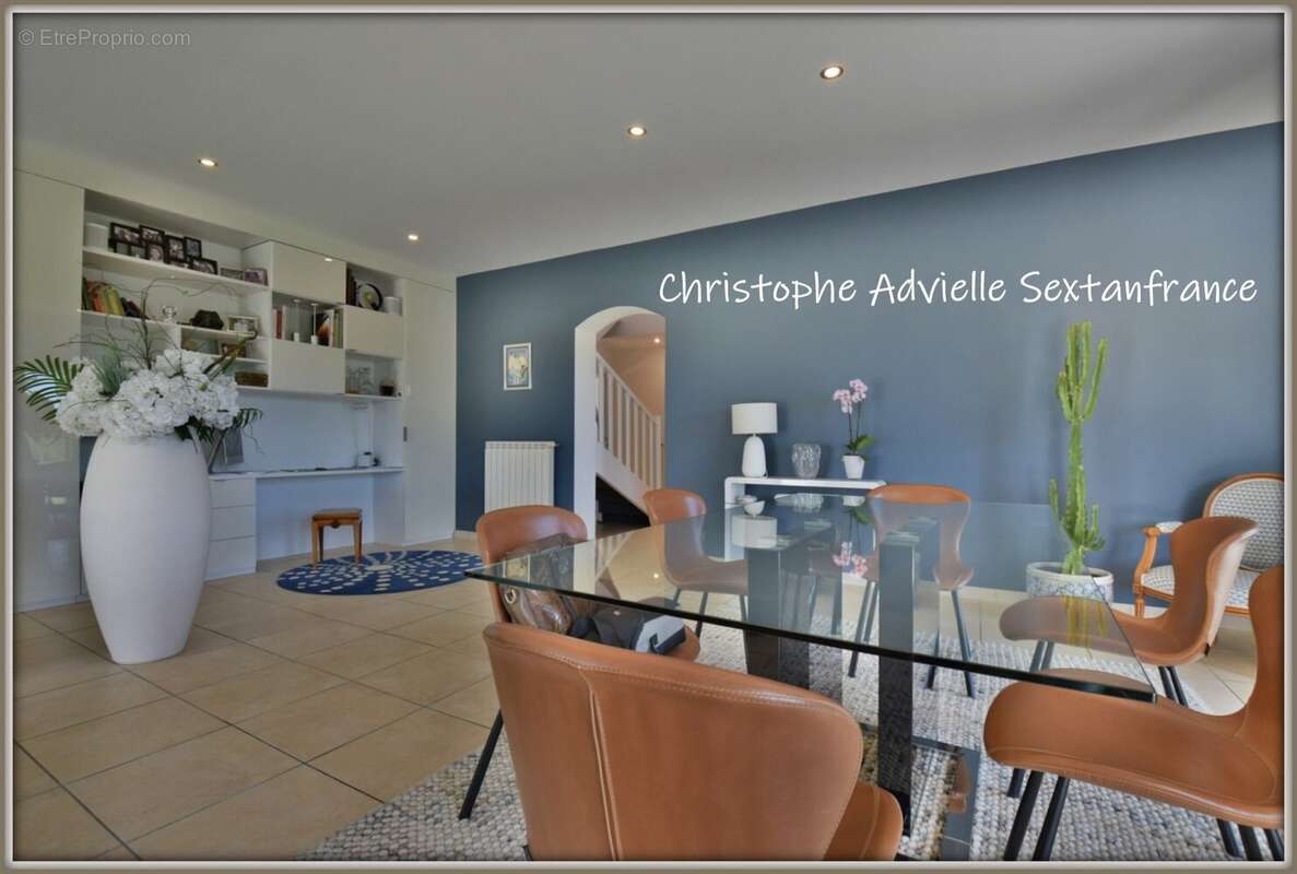 Belle contemporaine, 4 chambres, 2 salles d'eau, double garage, piscine sur 5118 M2 - photo 6