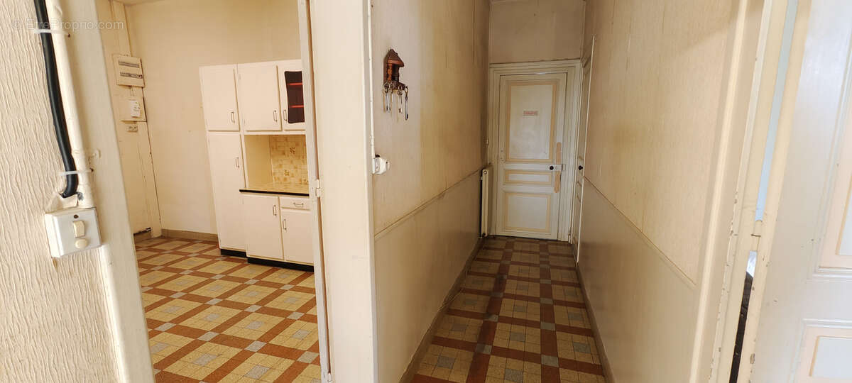 Maison à LA VILLE-AUX-DAMES