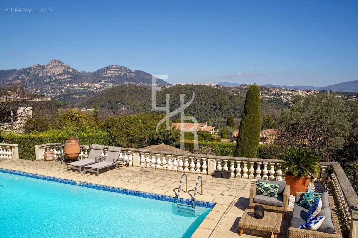 Maison à CAGNES-SUR-MER