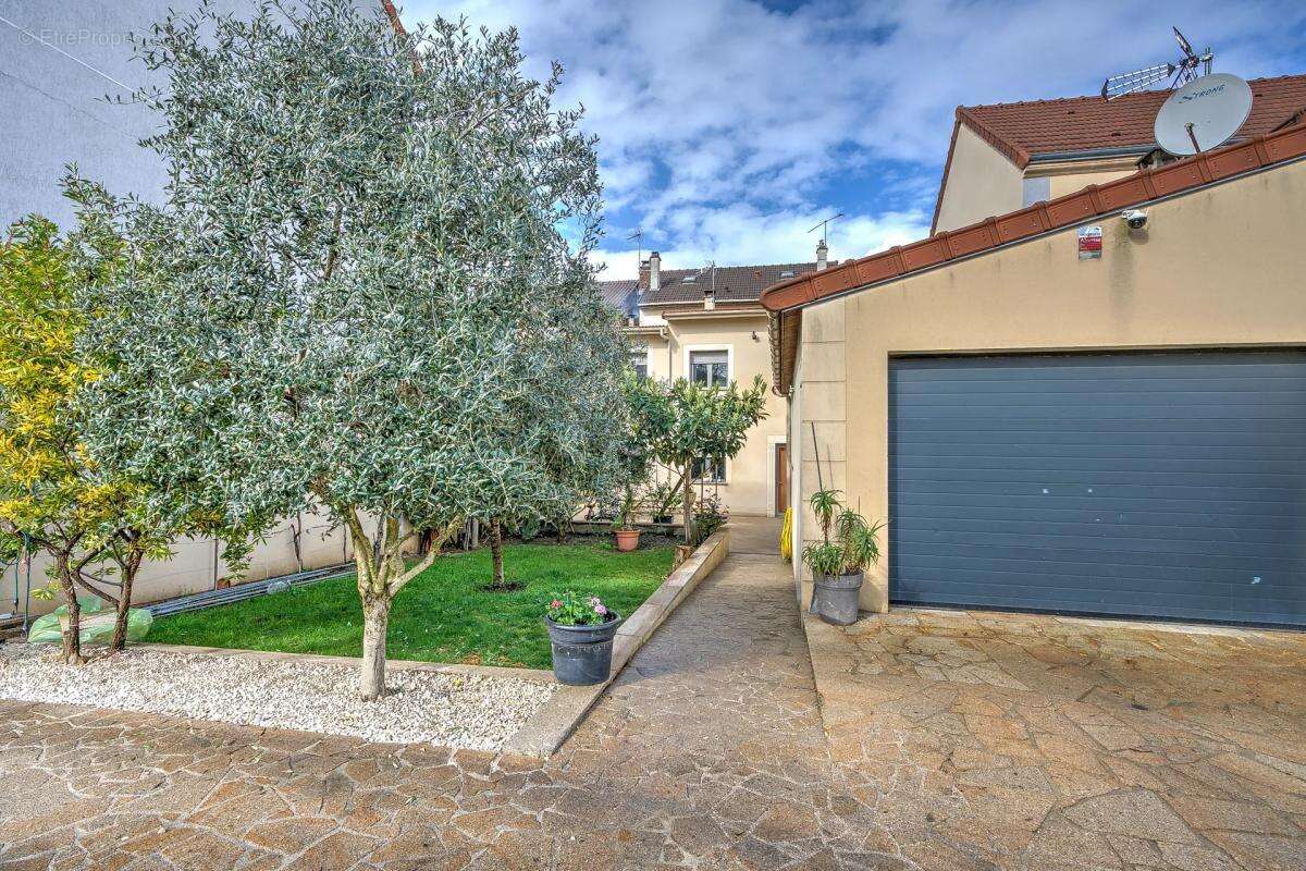 Maison à VITRY-SUR-SEINE