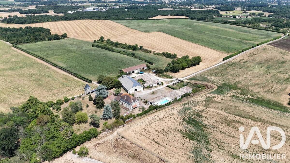Photo 1 - Maison à SAINT-HILAIRE-DU-BOIS