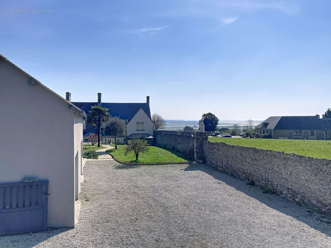 Maison à TOURVILLE-SUR-SIENNE