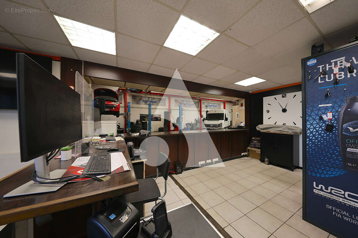 Commerce à CORBEIL-ESSONNES