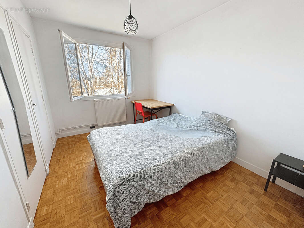 Appartement à SAINT-MARTIN-D'HERES