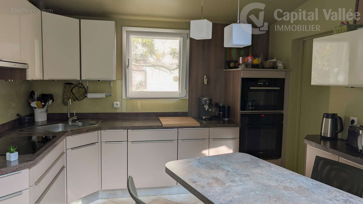 Maison à VILLIERS-LE-BACLE