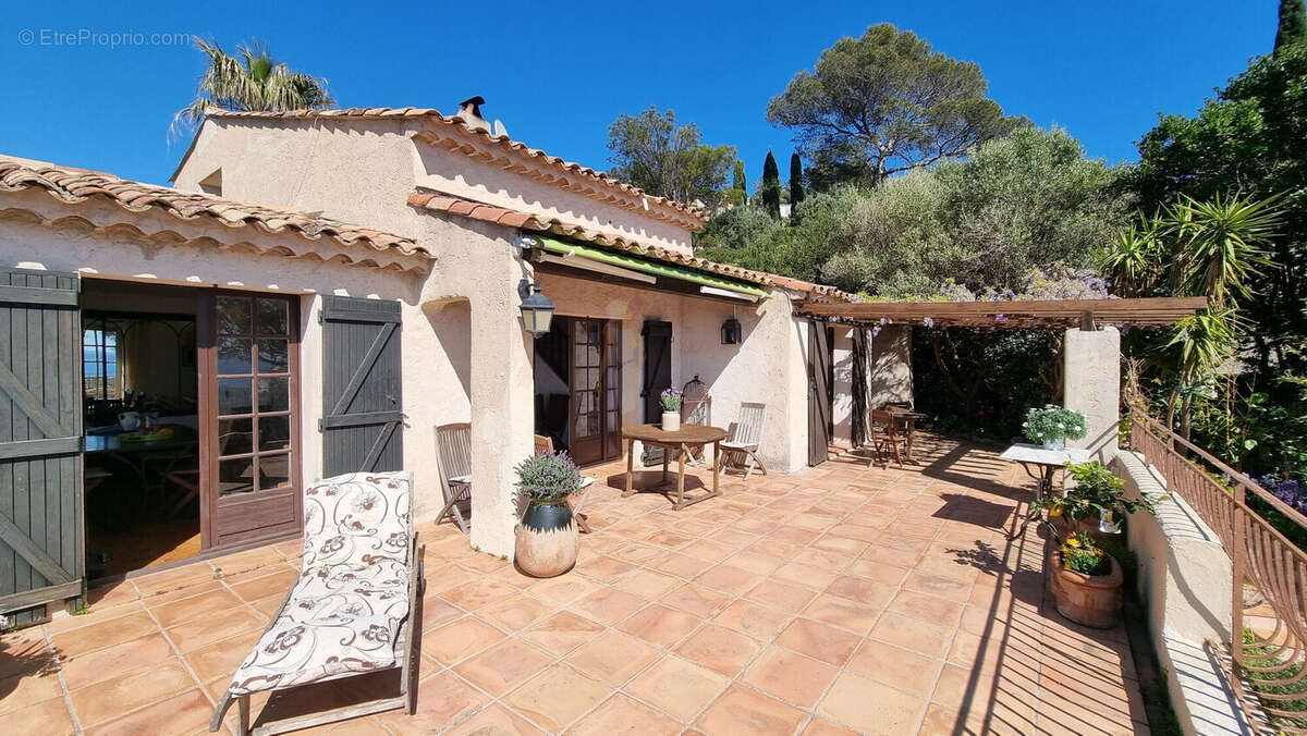 Maison à LES ISSAMBRES