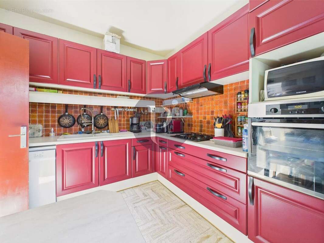 Maison à VERRIERES-LE-BUISSON