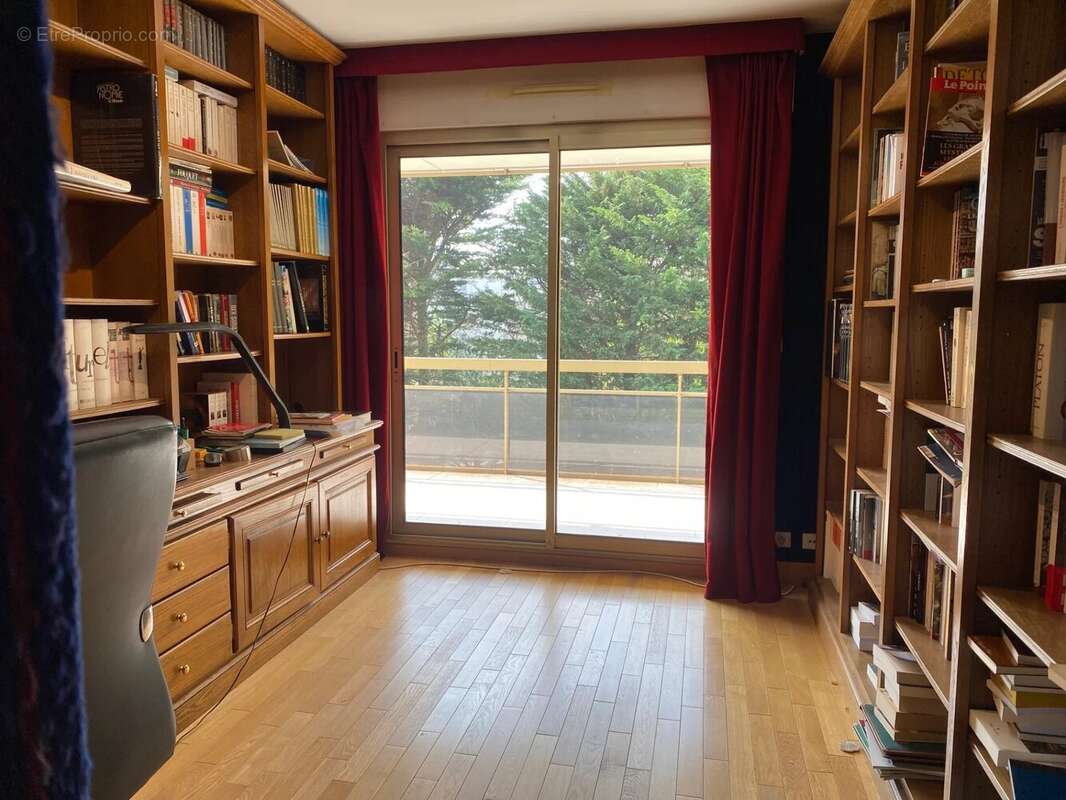 Appartement à LE PERREUX-SUR-MARNE