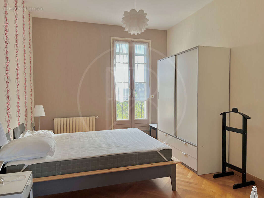 Maison à SAINT-EMILION